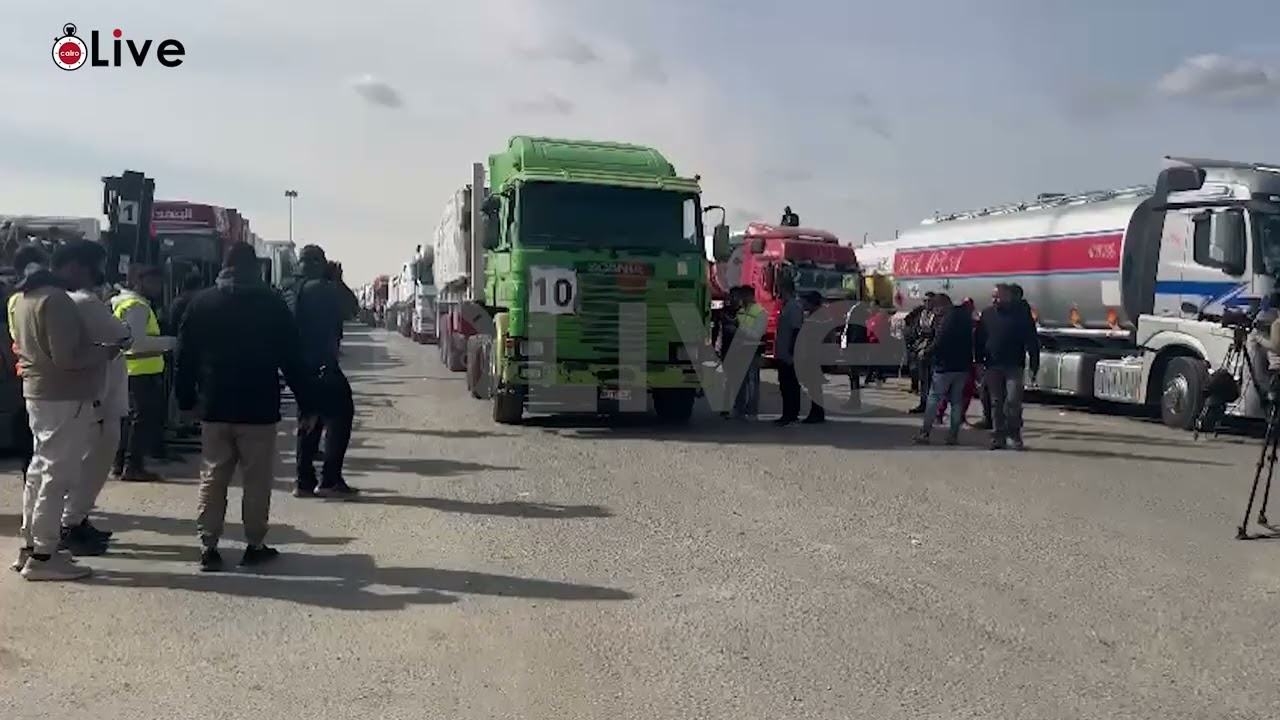 بعد بداية الهدنة.. استمرار دخول الشاحنات والمساعدات عبر معبر رفح إلى قطاع غزة