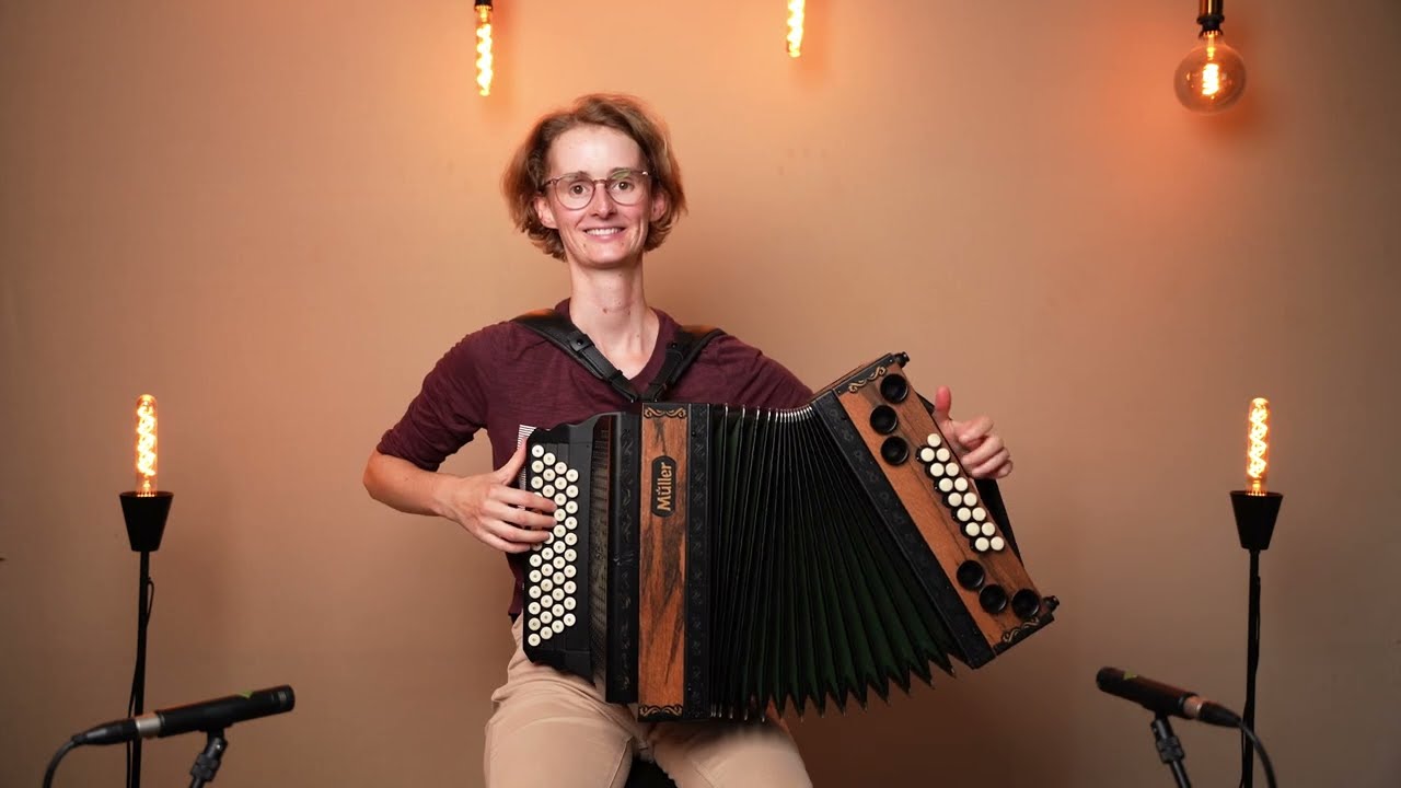 Celia spielt Anker los - Wickie und die starken Männer auf der Steirischen Harmonika