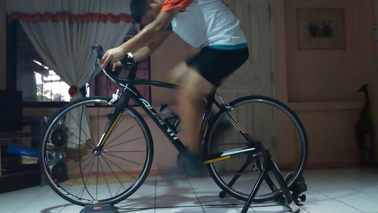 Avanti cadent ER 2 on Minoura B60R, uncleats, sound test minoura, indoor cycling