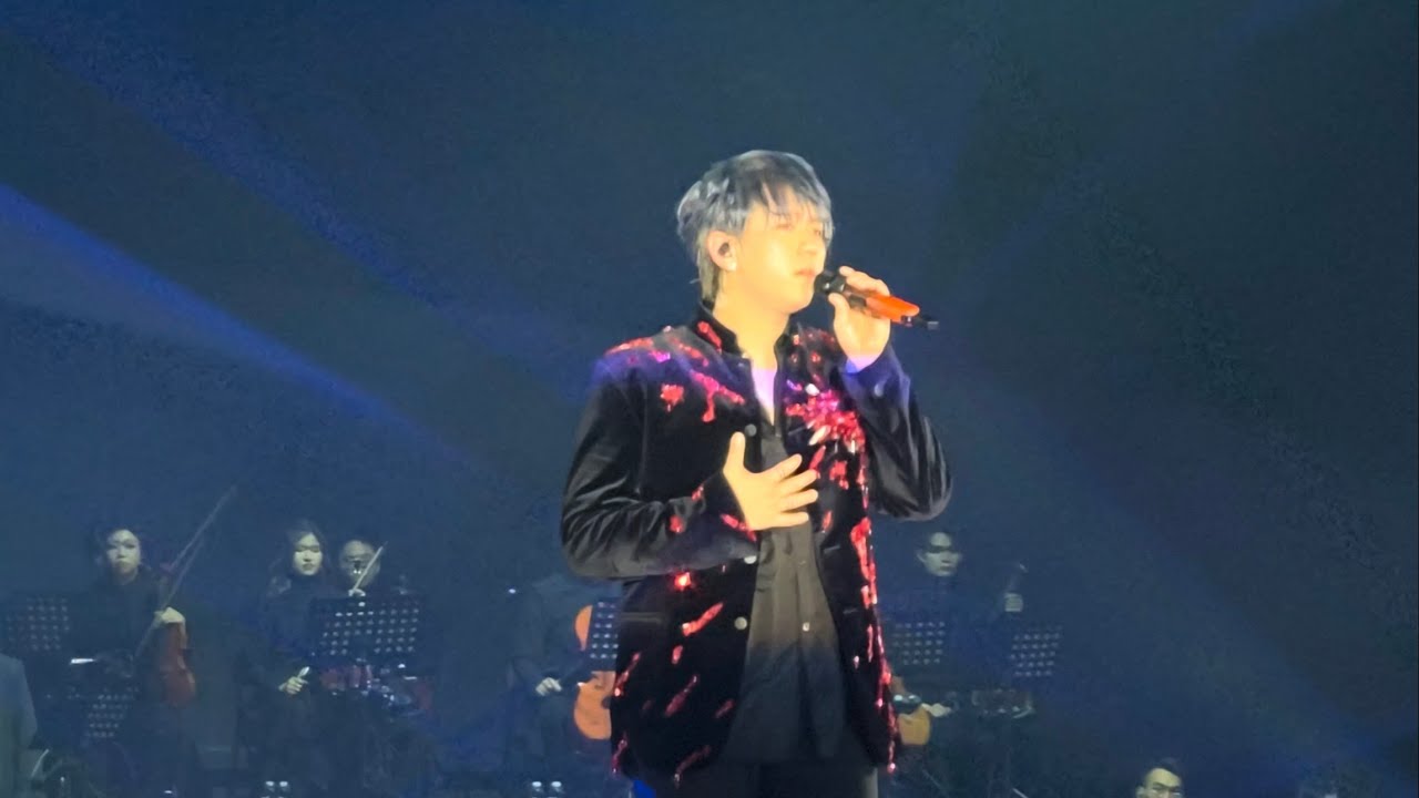 姜濤 Keung To 《黑月｜Dummy｜鏡中鏡｜以父之名｜寂寞圓舞｜孤獨病》【Day 1 頭場 Keung To &ldquo;LAVA&rdquo; Live 2025】2025.12.17 4K FanCam