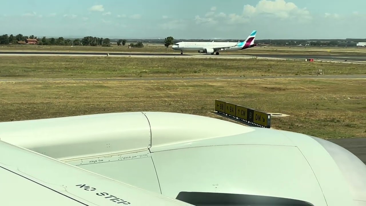 American Airlines 787-8 Busy, Heavy Takeoff Rome Fiumicino