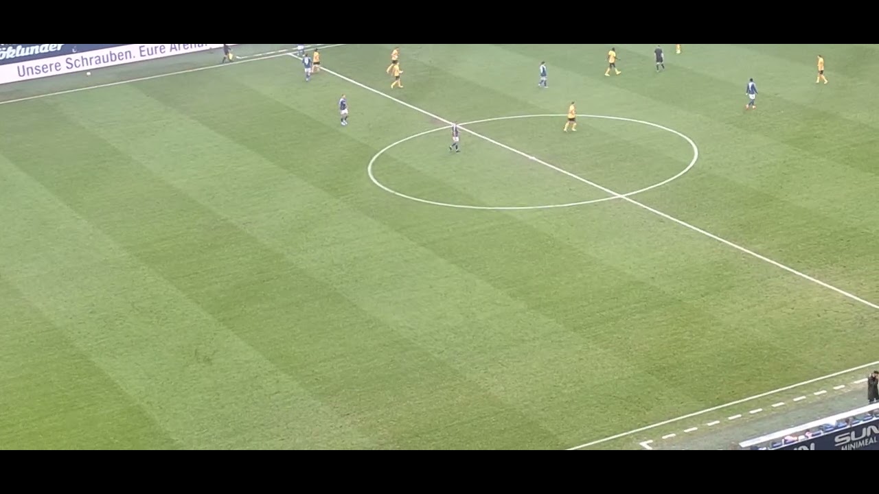 TORLOS IN DIE HALBZEIT 