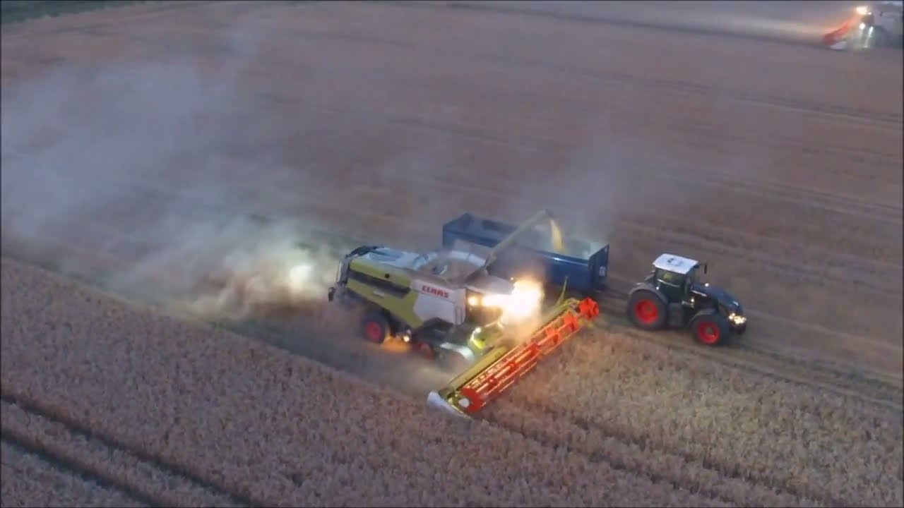 Žně 2025 - čtyři kombajny Claas Lexion 770 nedaleko Františkových Lázní
