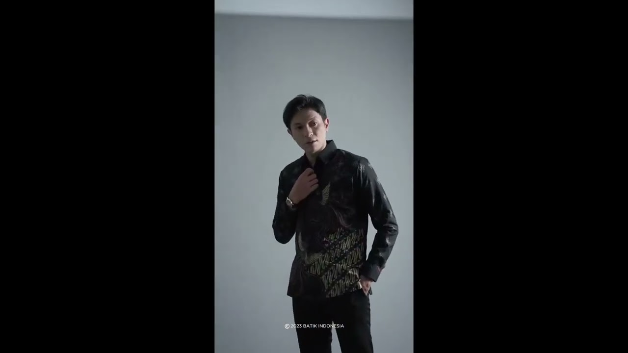 Indonesian Batik Heritage, the Kridalaksana Slimfit Shirt with Lining