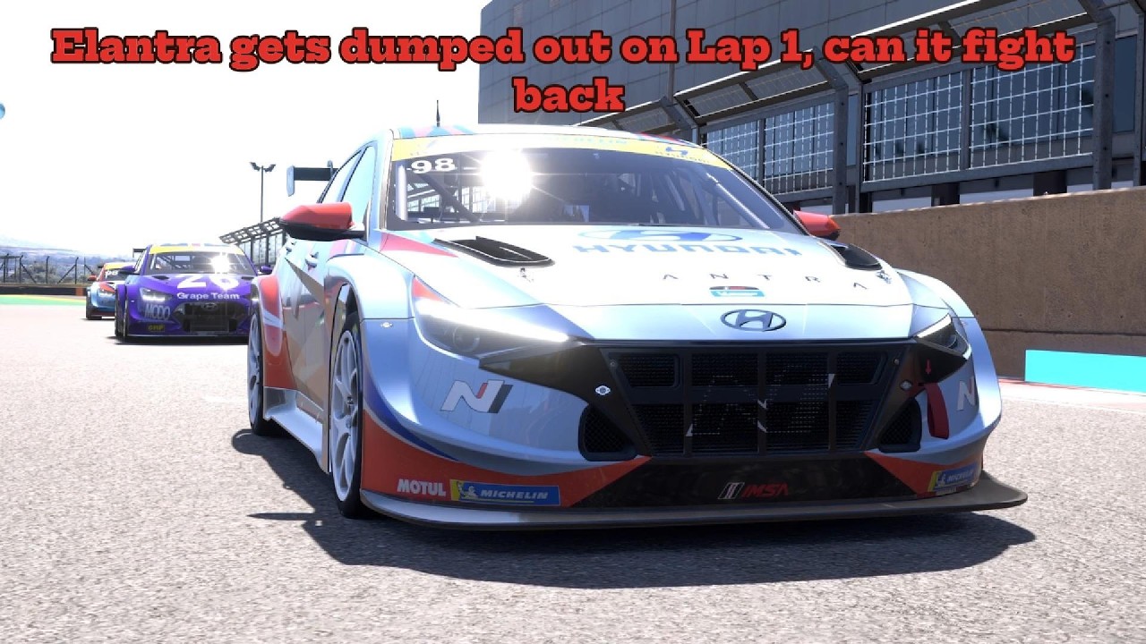 Elantra gets binned off on 1st lap.