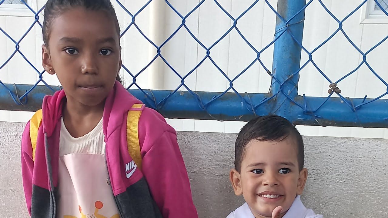 Organizando minha filha praia à escola😍💝