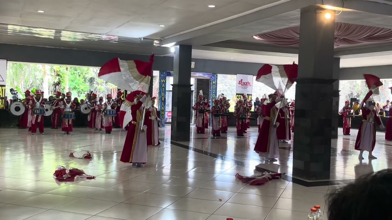 KONSER Drum Band Lagunya Familiar yang tau comen ya !