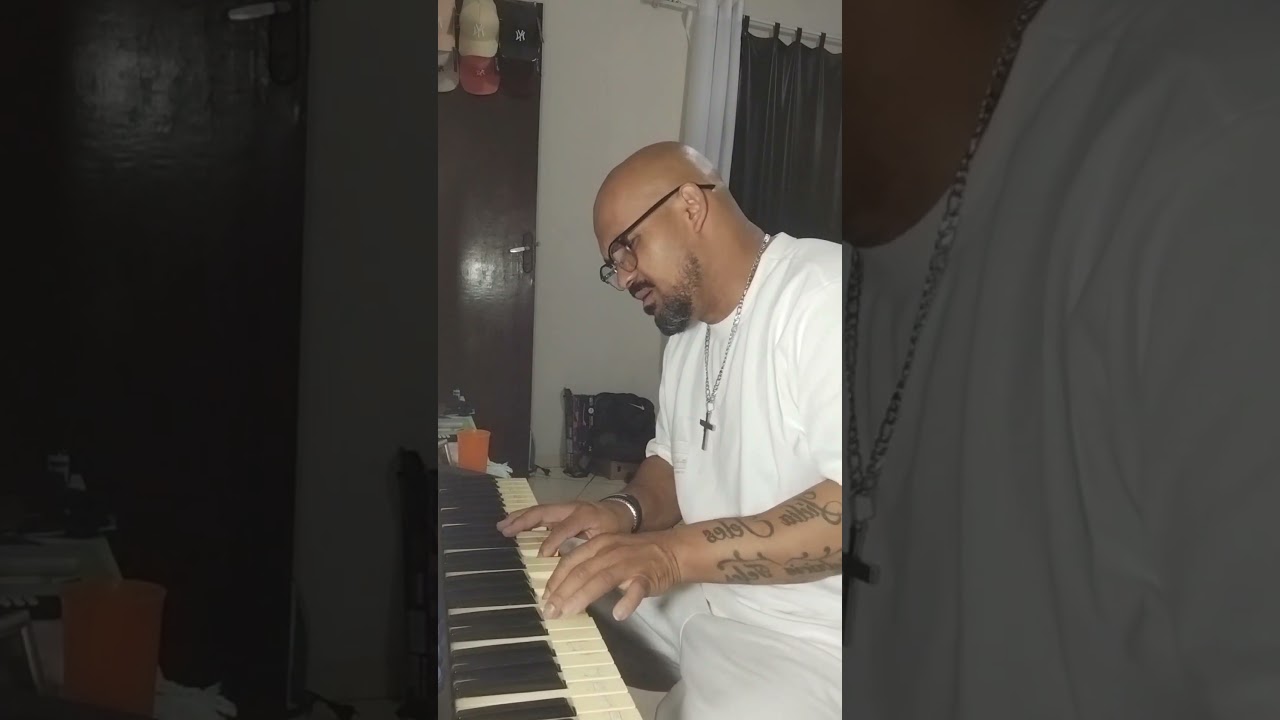 Deus é Perfeito - Alê Teles 