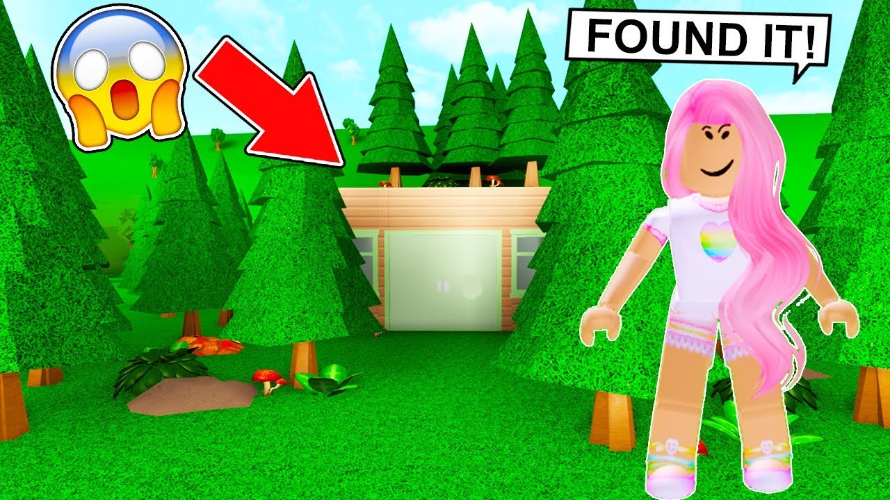 I Built A Top Secret Mansion And My Best Friend Found Out... (Roblox)