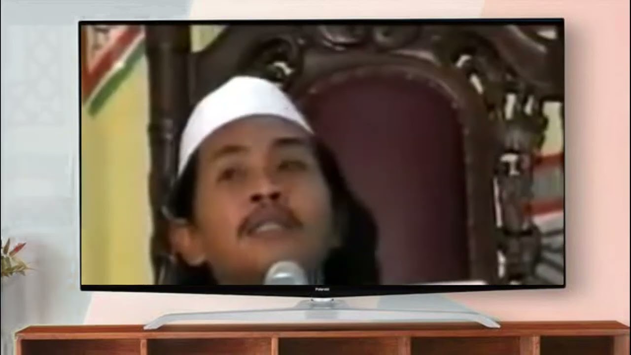 Nek Codot sarungan  , gembol adahi sarung gowo mulih   ,KH ANWAR ZAHID