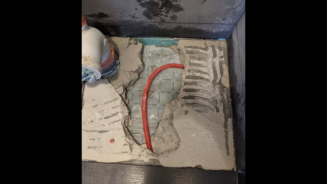 Tuyau de chauffage au sol percé - Comment réparer ?