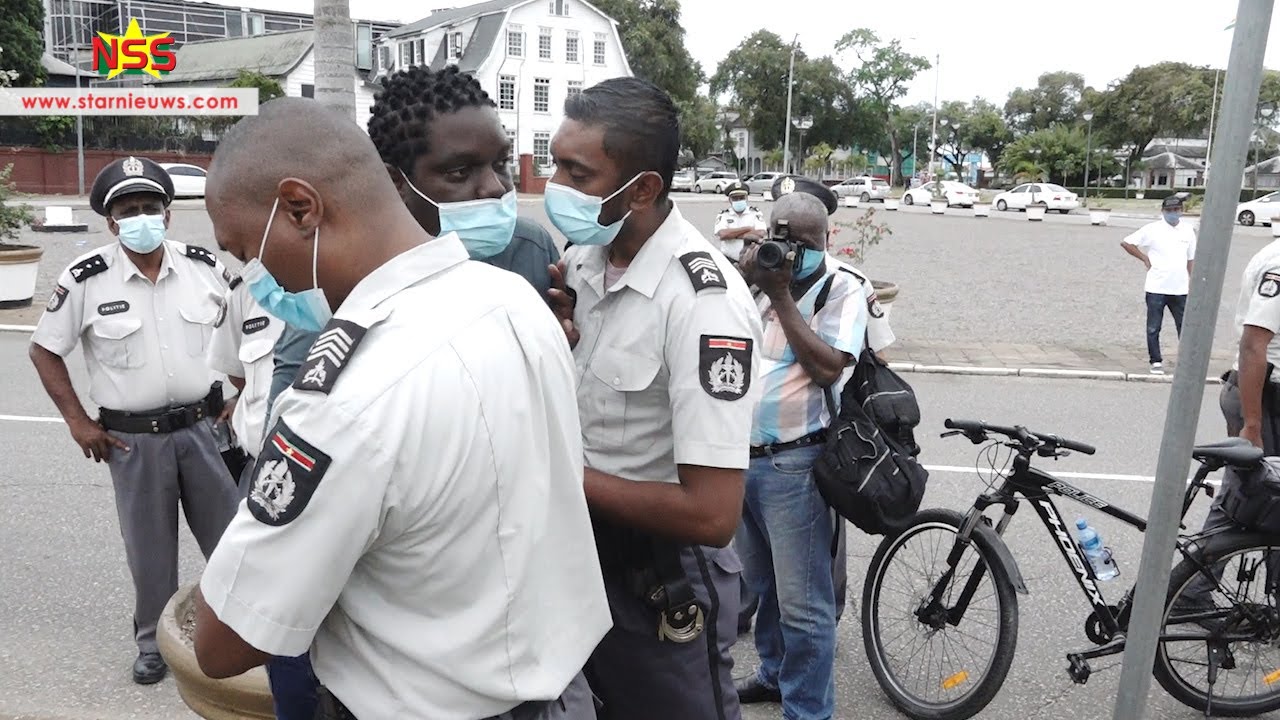 Feller laat zich niet wegsturen door politie