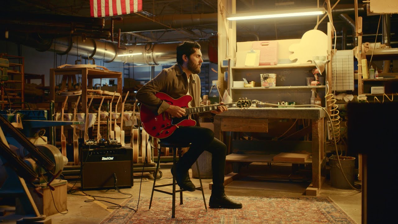 Ariel Posen Performs with the Heritage Custom Shop Core Collection H-555