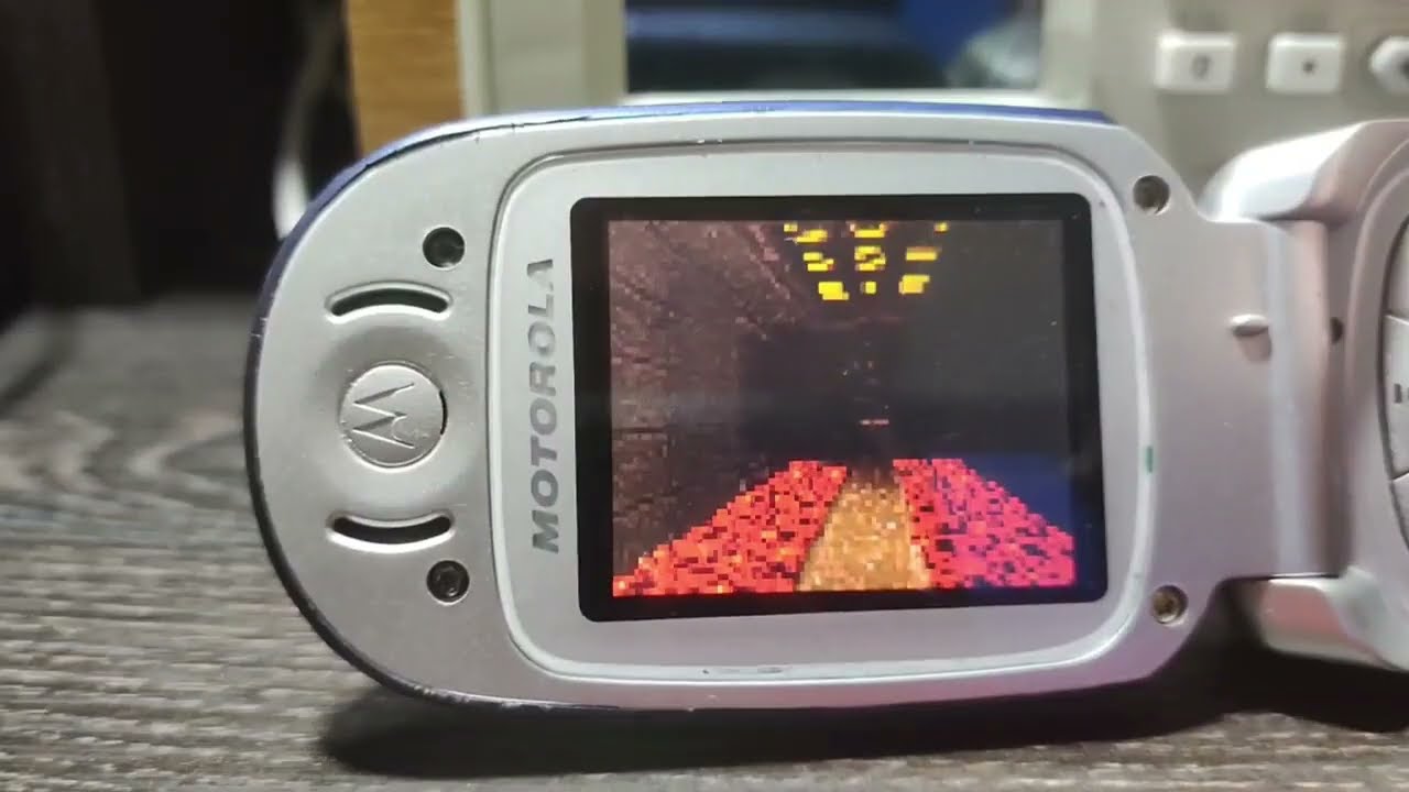 Yeti3D Engine on Motorola V300 and Motorola V600, thanks to Paschendale!