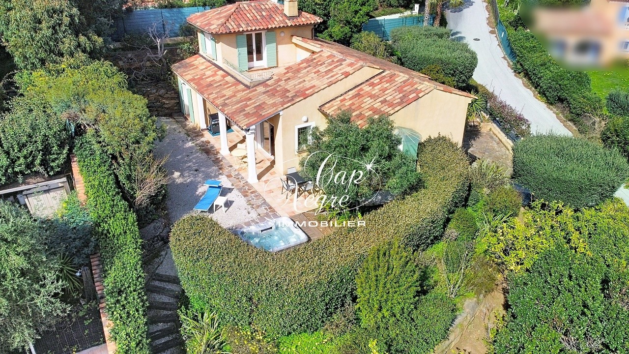 À VENDRE - Villa provençale en parfait état proche de la plage du Canadel