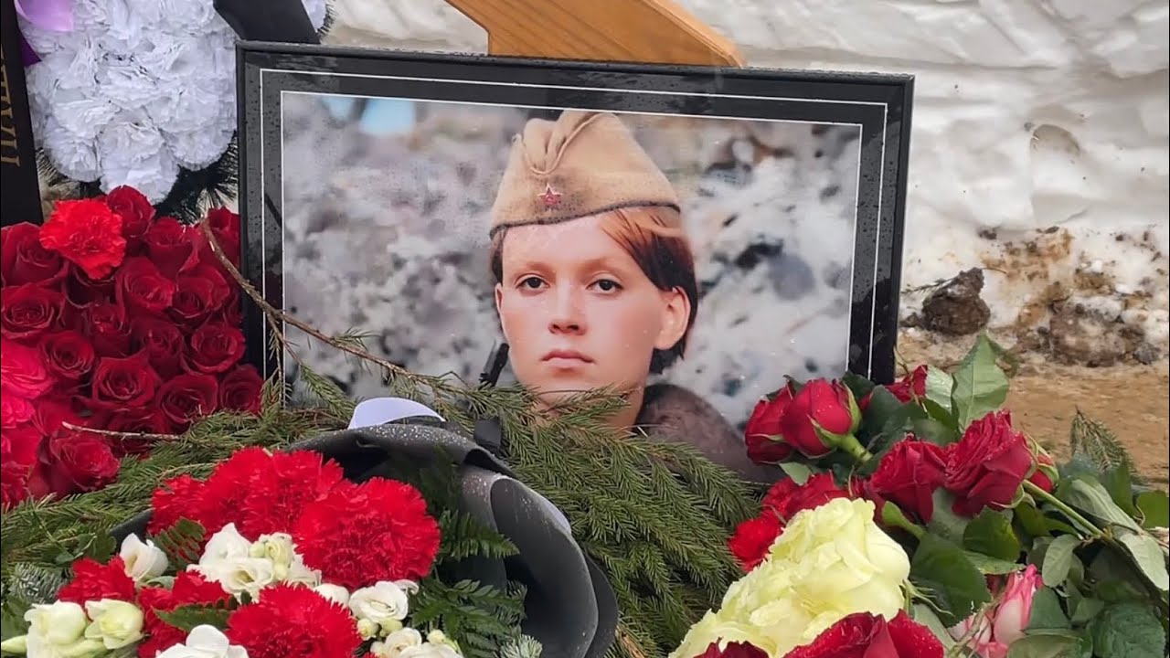 СЛЁЗЫ ДОЧЕРИ НА МОГИЛЕ МАМЫ … ПРОЩАЙ МАМОЧКА | МОГИЛА АКТРИСЫ ИРИНЫ ШЕВЧУК ТРОЕКУРОВСКОЕ 28.02.2026