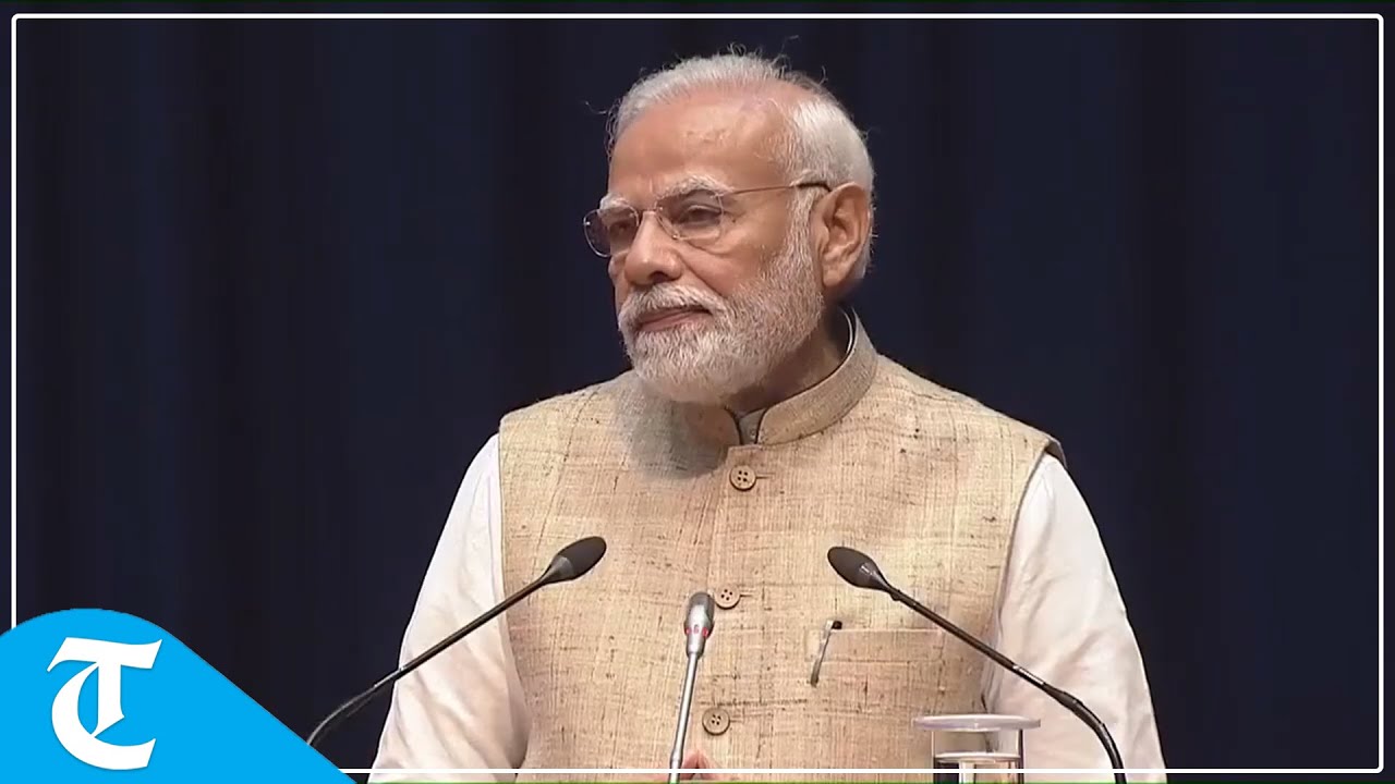 PM Narendra Modi pays tributes to the victims of Mumbai terror attack