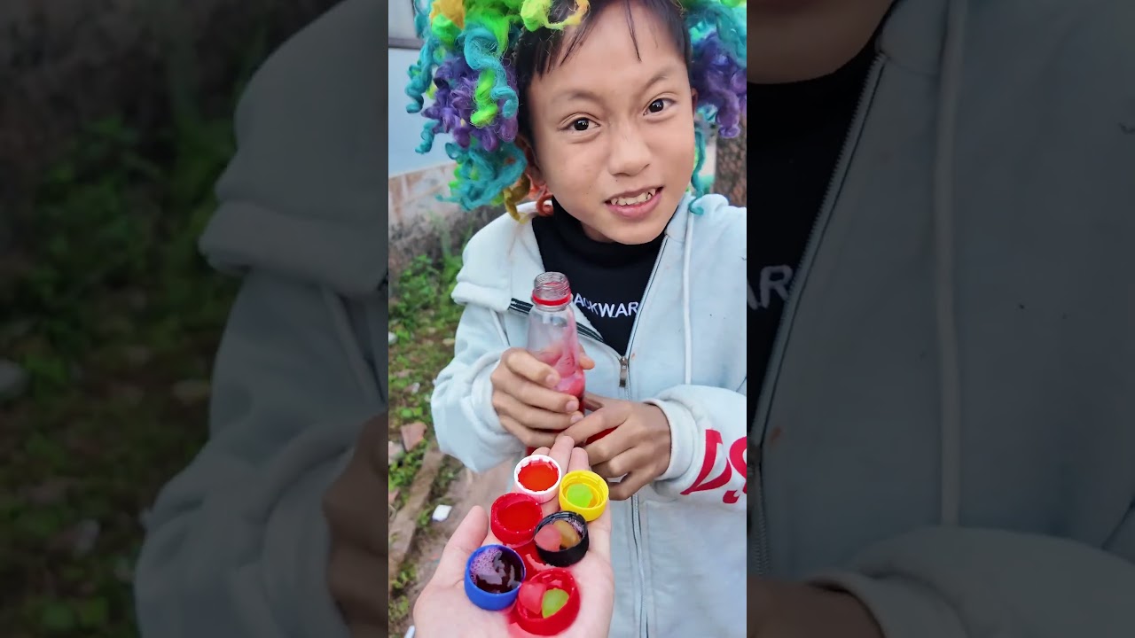 Cậu Bé Tốt Bụng Ăn Kẹo Và Sting | Kind Boy Enjoys Candy & Sting 🍬🥤