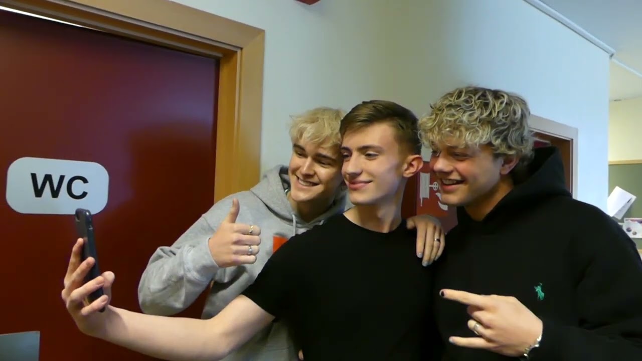 NFV&Iacute; T&iacute;V&iacute; - Fyrsti &thorn;&aacute;ttur 2020-21