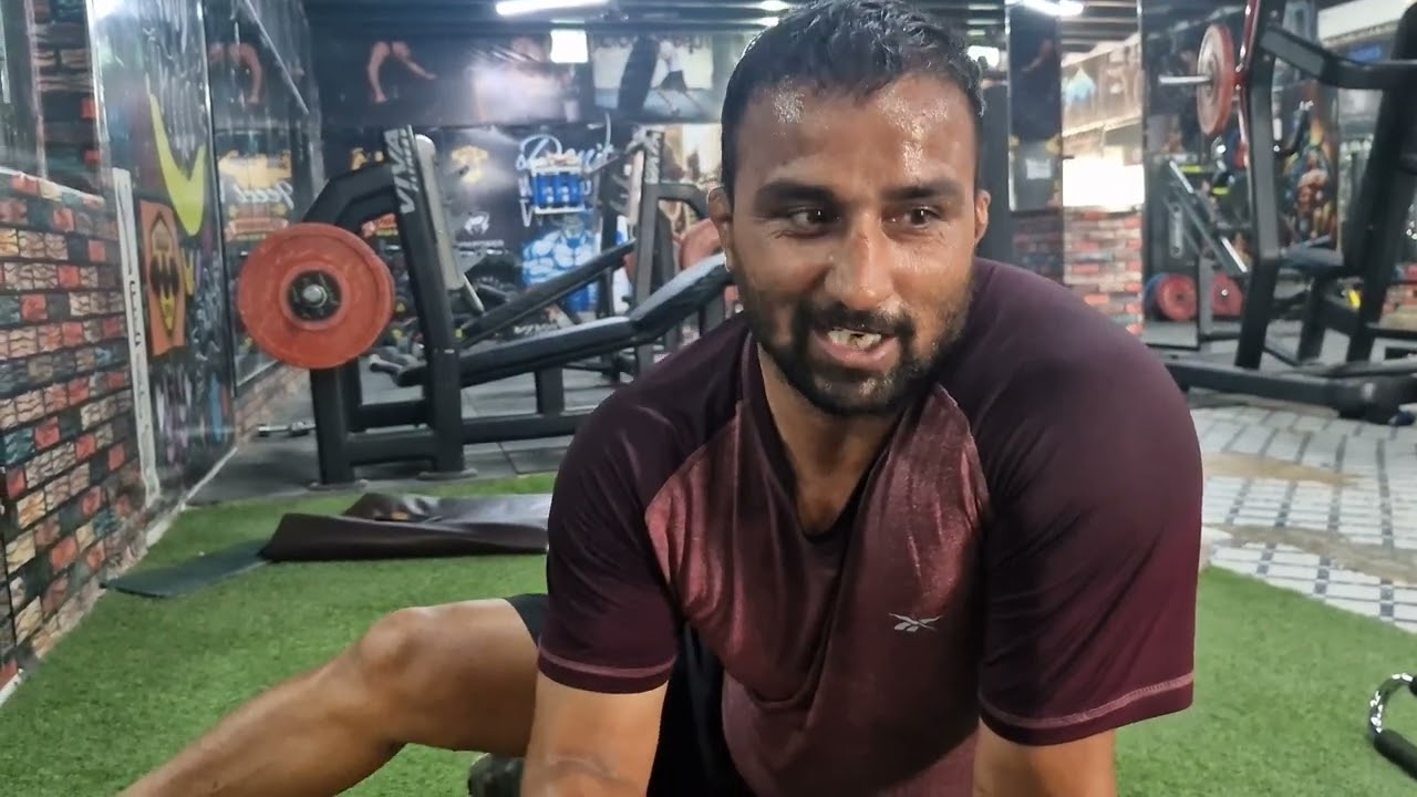 Sunder Sangwan ne Aaj Gym Mein Kiya workout workout mein treadmill per running push ups sit ups vedo