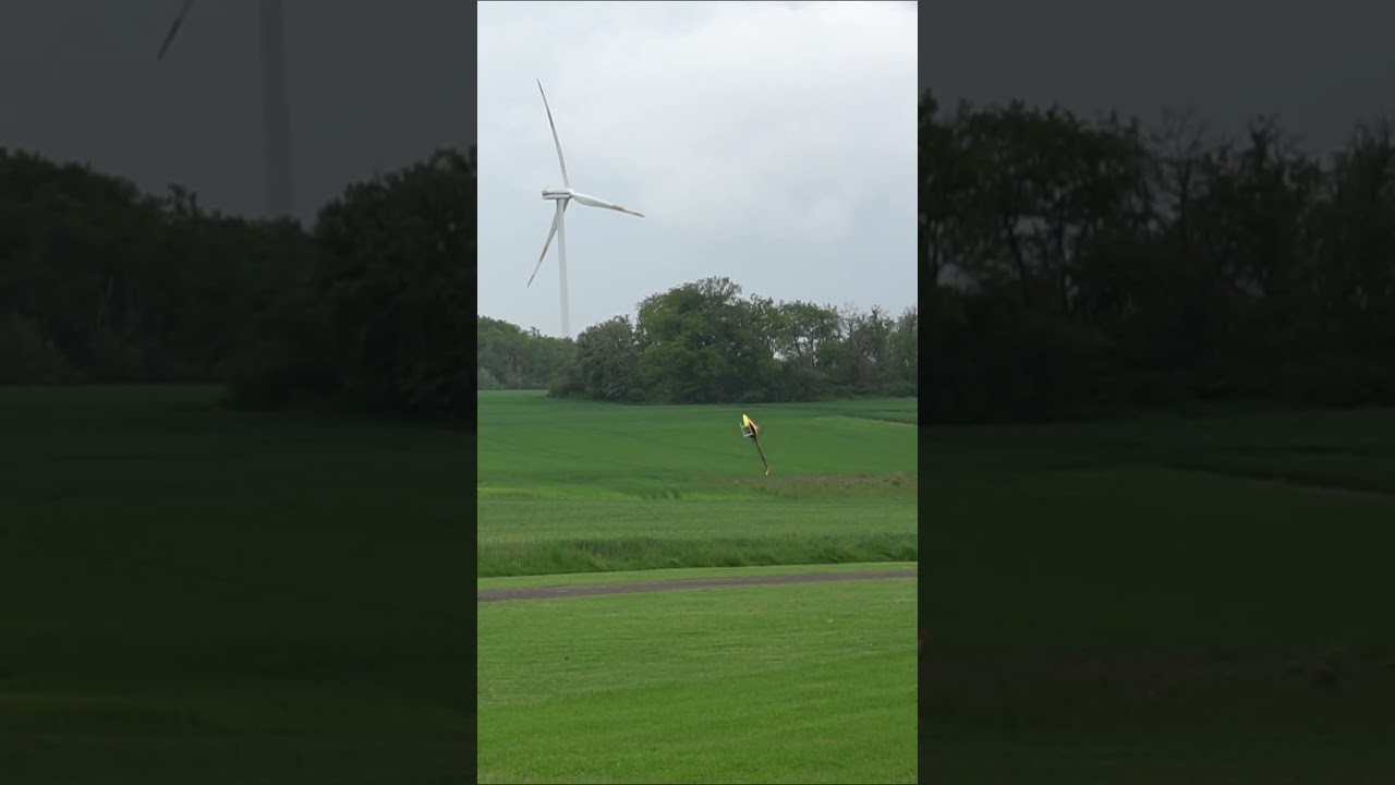 RC Helicopter Flying Veticaly