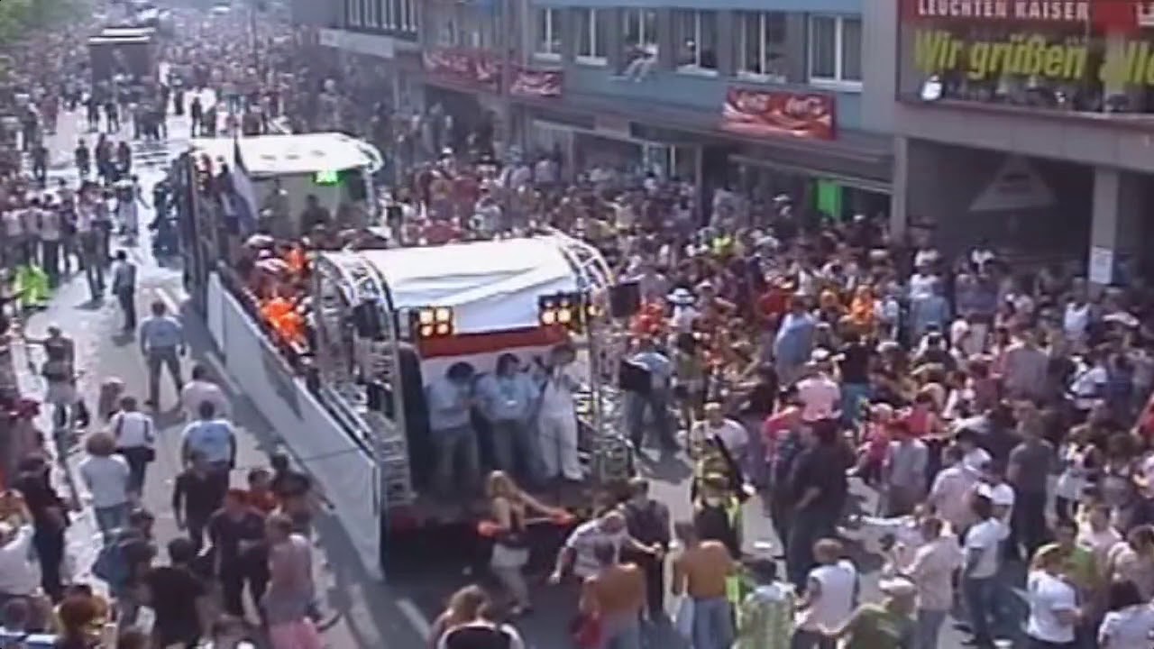 Loveparade 2007 - Paaarty auf den Straßen von Essen am 25. August 2007 - Street Parade
