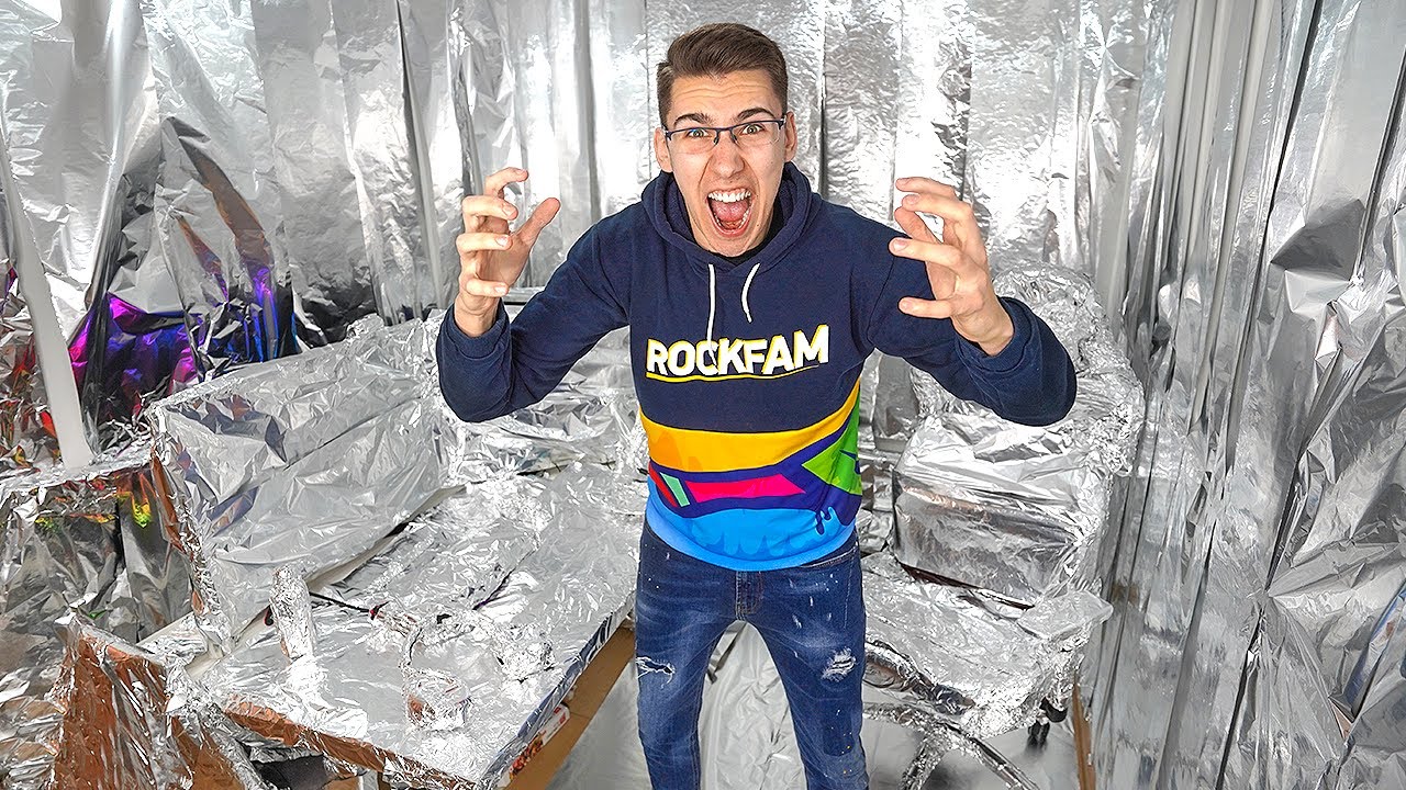IZLEPIO MI JE SOBU FOLIJOM!! *PRANK*