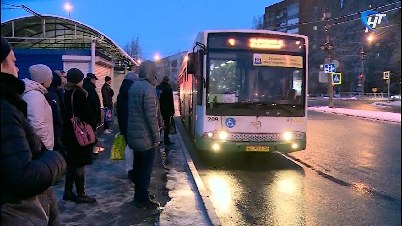 Жители микрорайона «Ивушки» в Великом Новгороде жалуются на давку в автобусах