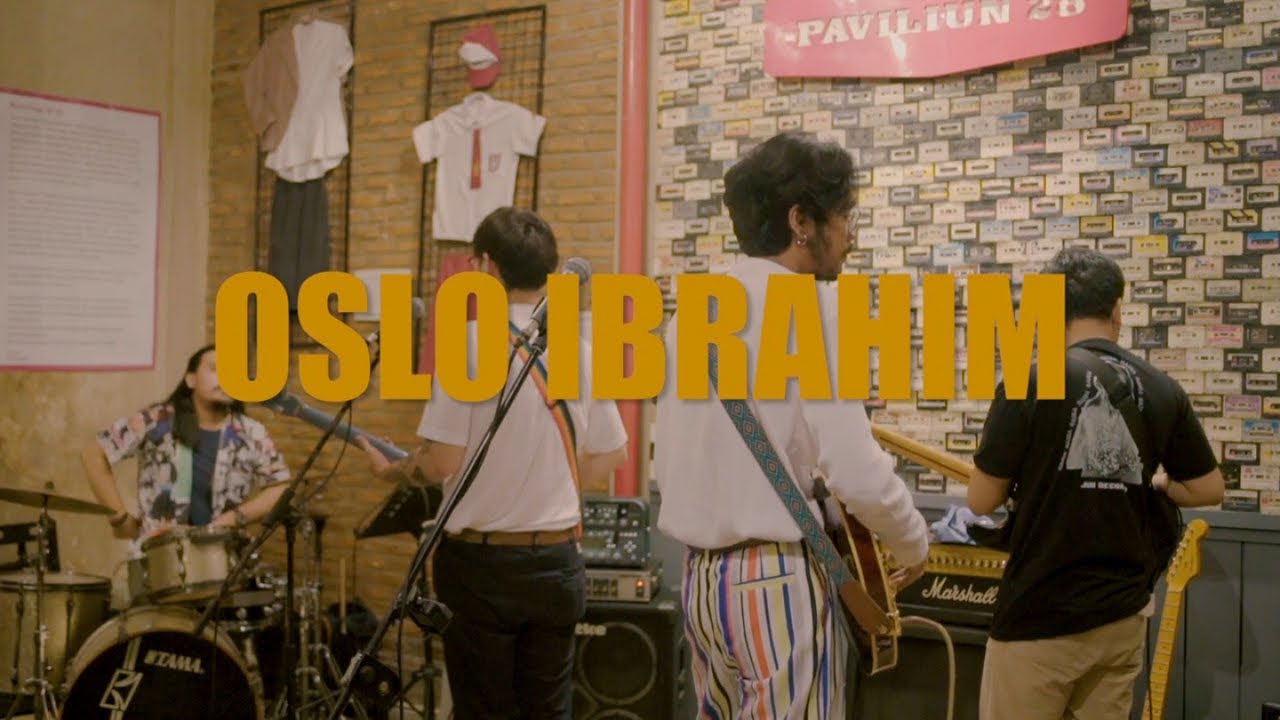 Oslo Ibrahim - Something About Us (Live Performance)