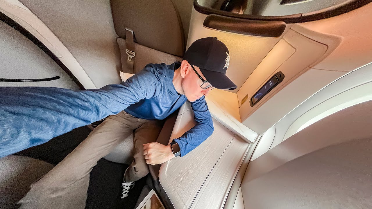 Полет с новым комплектом ARIA Suite авиакомпании Cathay Pacific на самолете 777-300ER (CX903 HKG–...