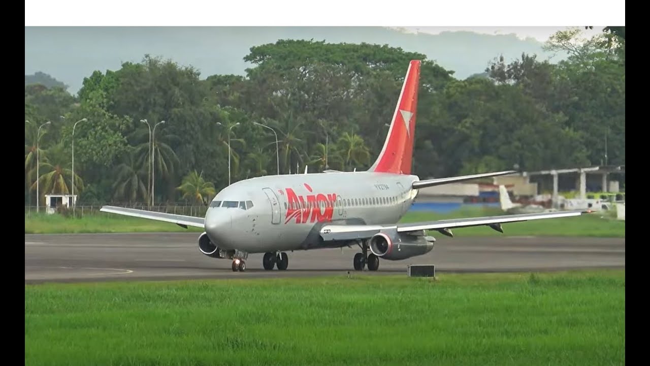 Boeing 737-200  Amazing Close View | TAXI AND TAKEOFF | Avior Airlines