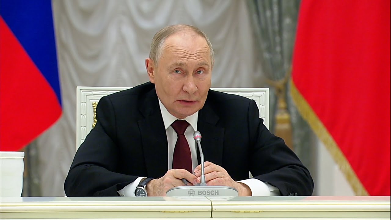 &laquo;А детки у вас есть?&raquo;: Путин призвал молодого ученого сосредоточиться над созданием семьи