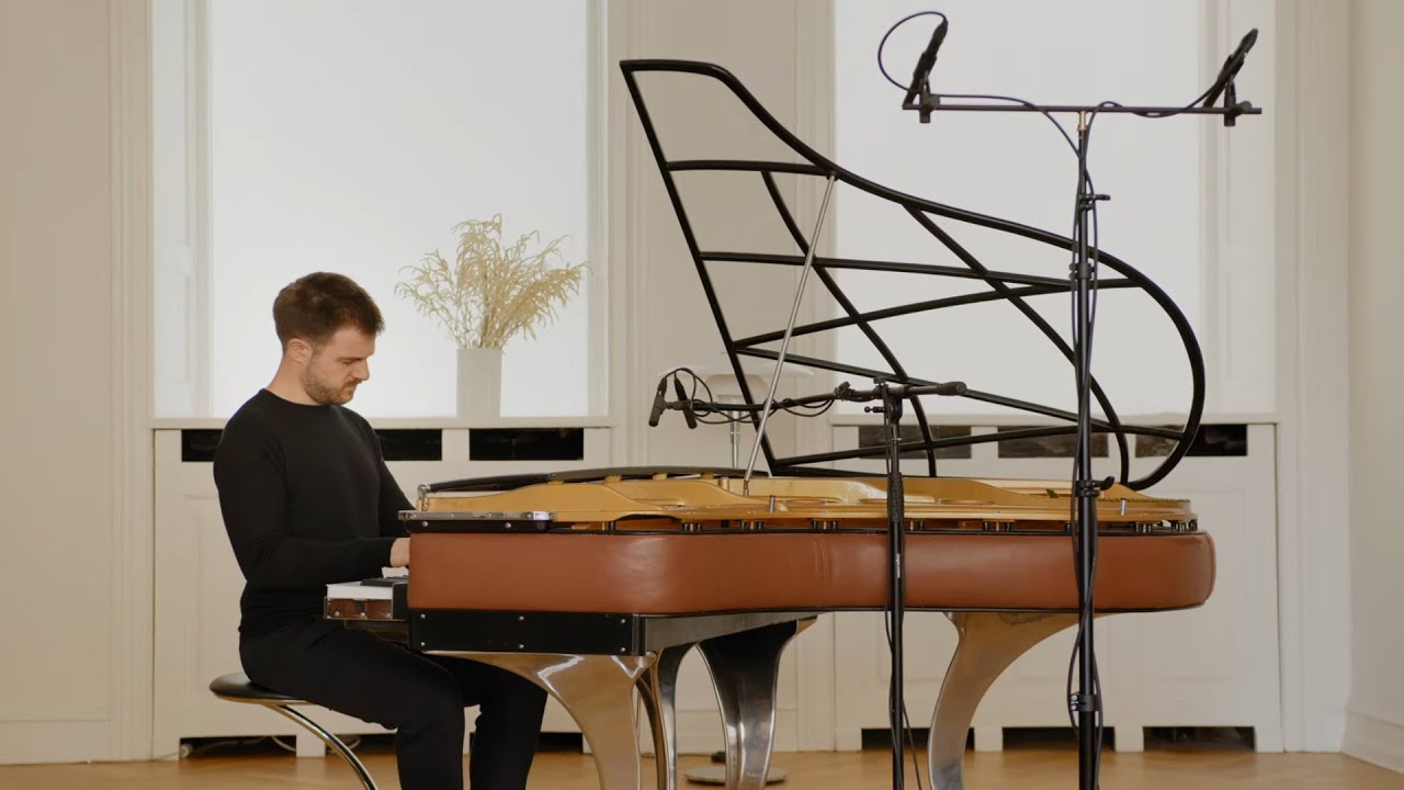 Carlos Cipa &ndash; Sonata Fragment (Beethoven redesigned)