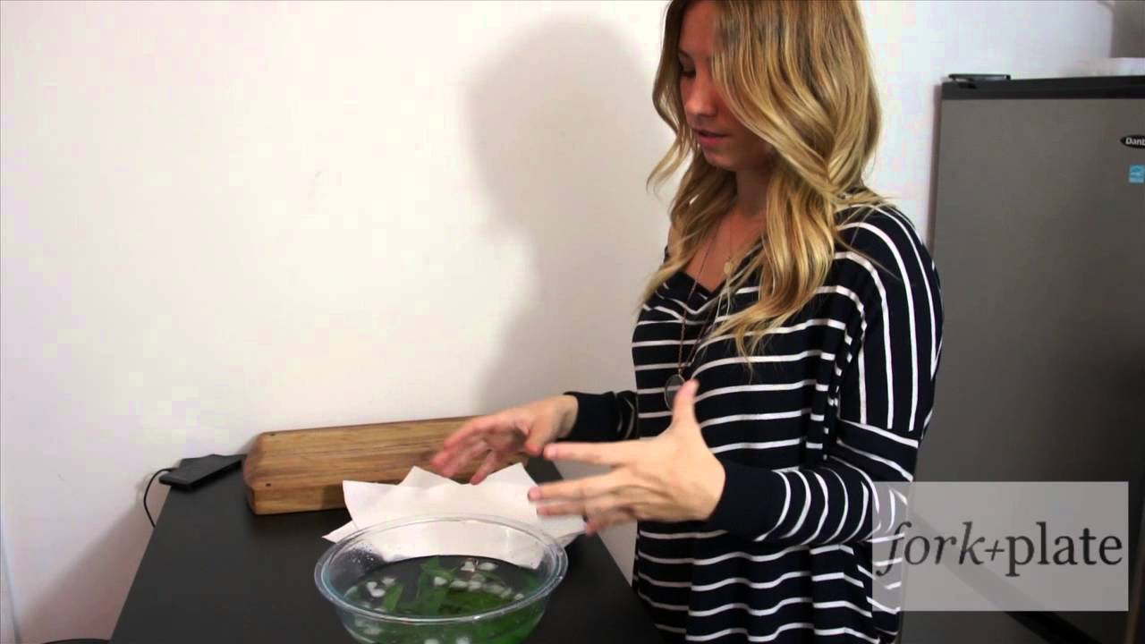 How to Make Basil Oil