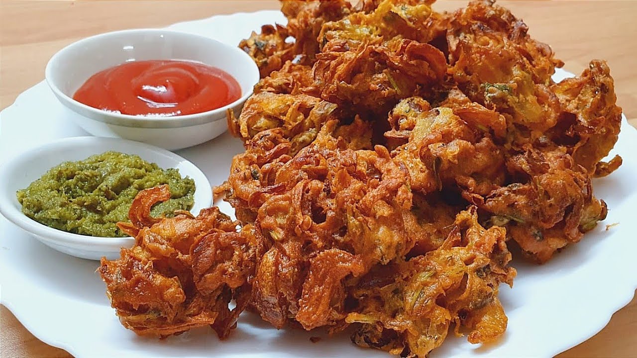 Crispy and very delicious Pyaz ke pakore banane ka pura secret🔥 Requested recipe ❤️By Zaika-e-Luckno
