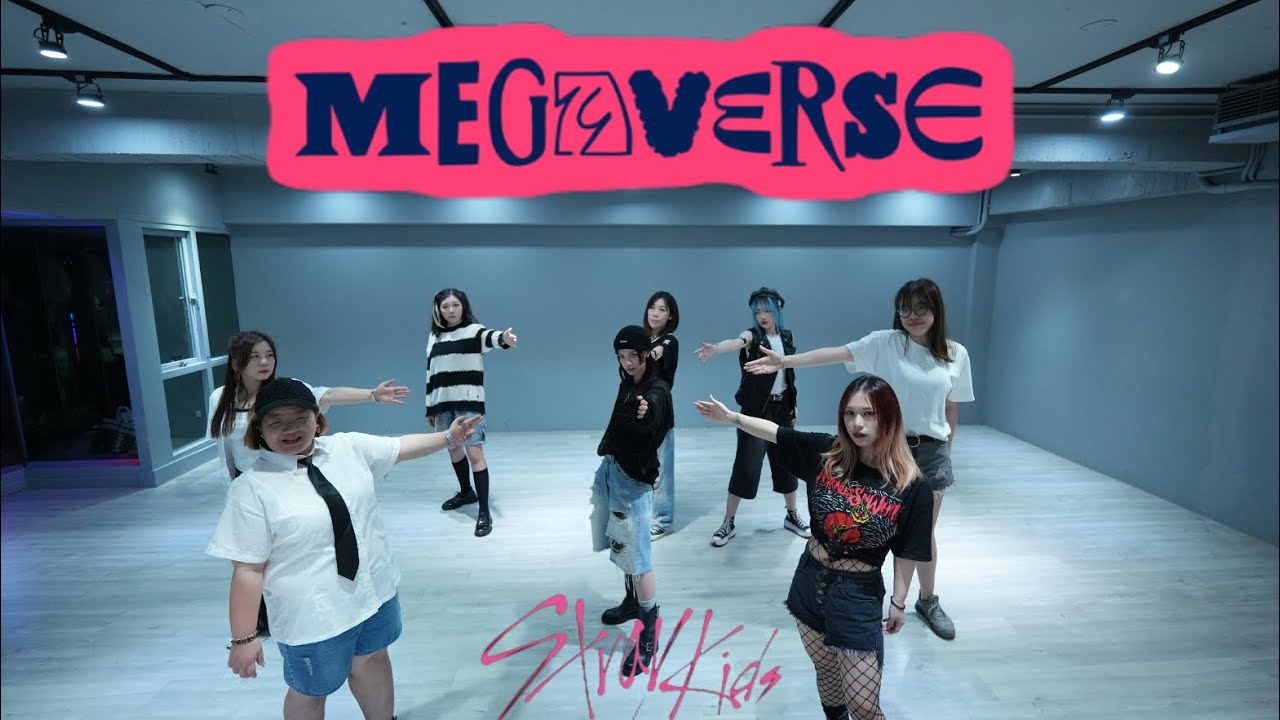 Stray Kids - Megaverse dance cover from Taiwan