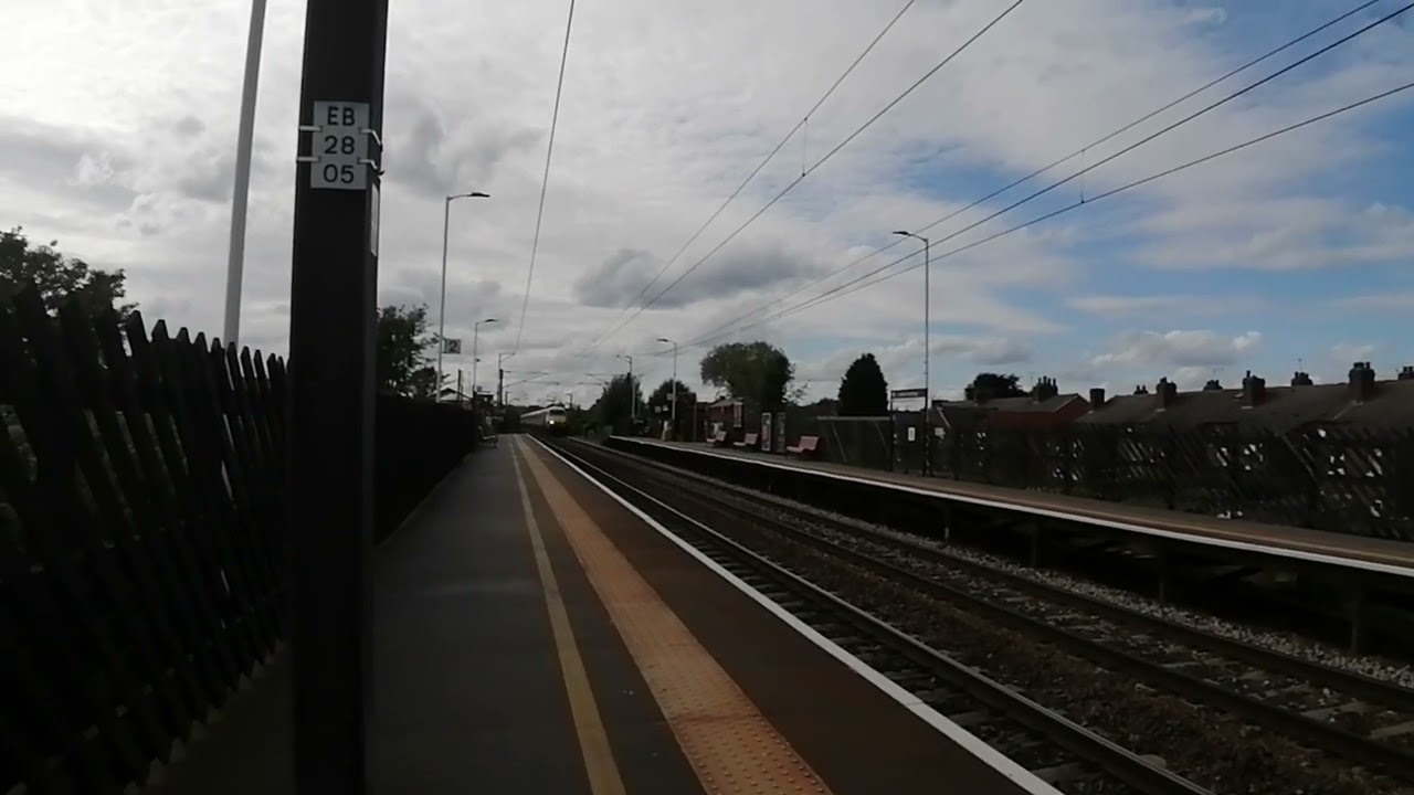 82205 and 91109 passing Sandal and Agbrigg with a 4 tone