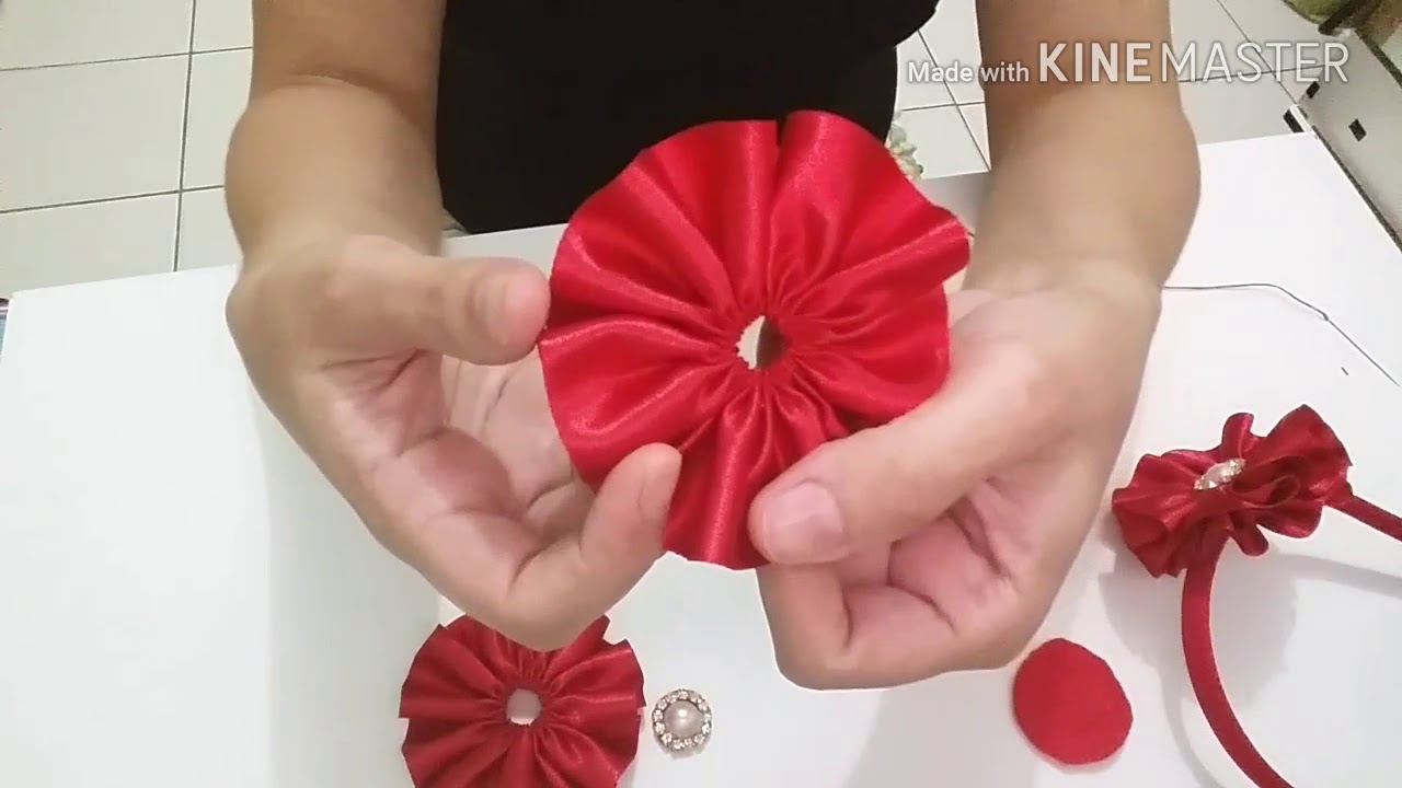 Flor de fita de cetim