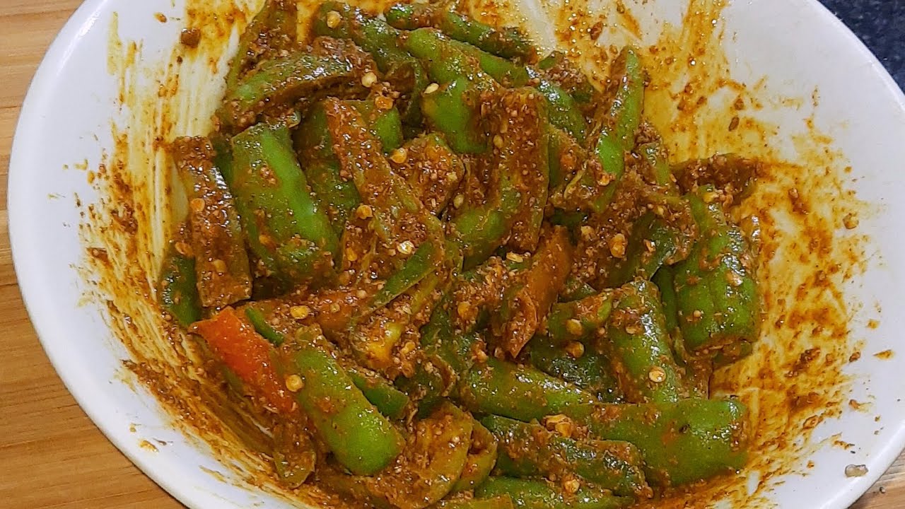 एकदम आसान और झटपट से बनाएं यह इंस्टेंट हरी मिर्च का आचार | Instant Green Chilli Pickle recipe |