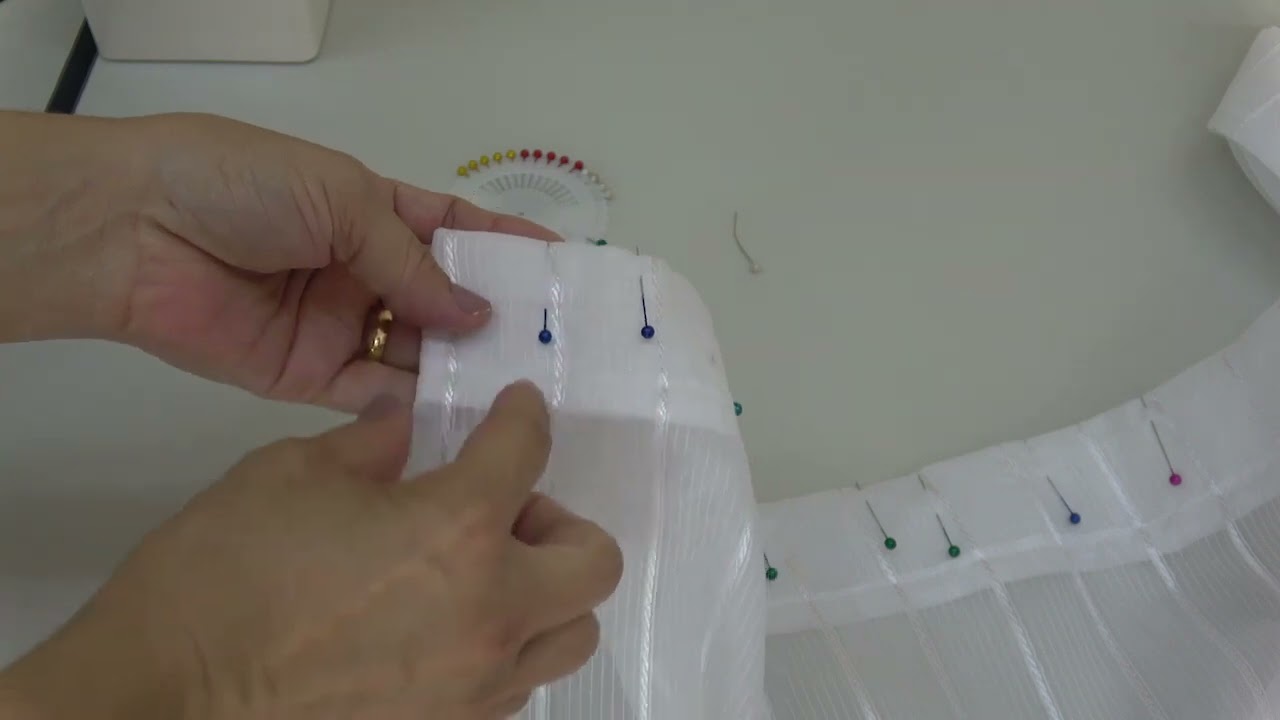 Como fazer uma cortina com prega fêmea