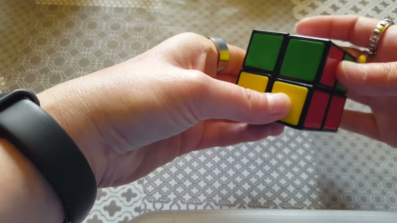 Układanie kostki rubika 2x2.