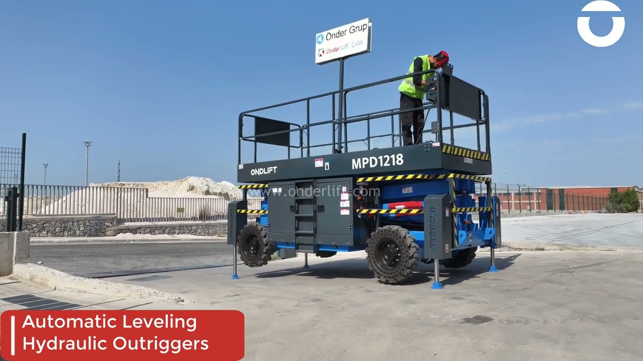 Rough Terrain Scissor Lift II Onder Lift - Automatic Leveling Hydraulic Outriggers -Diesel 4WD Drive