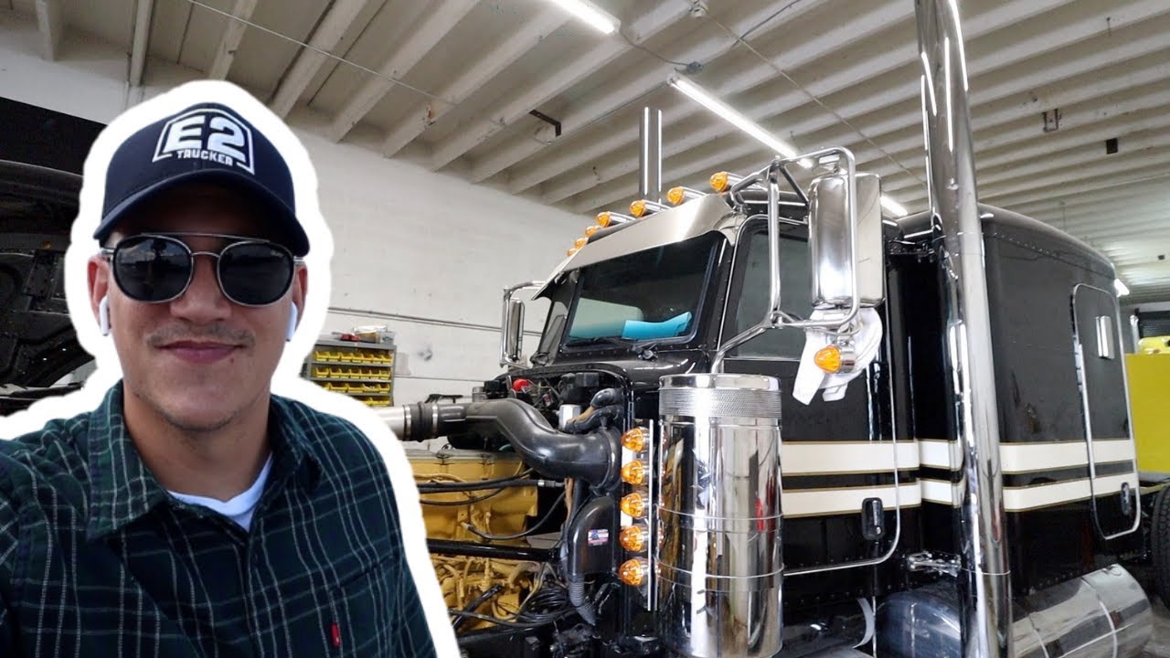 Descargando en Miami/ Cuál de estos Peterbilt prefieren?  -@Eiver2Trucker