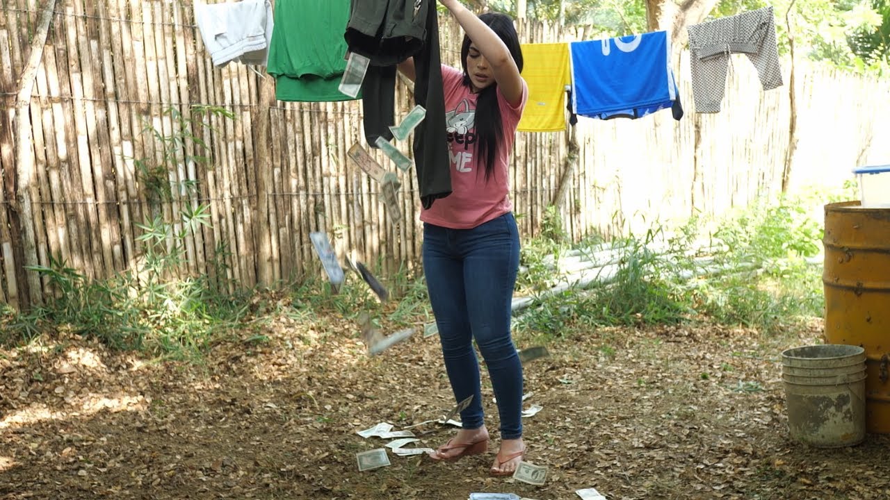 Encuentro miles de dolares en el pantalon de mi esposo y descubro su oscuro secreto😭