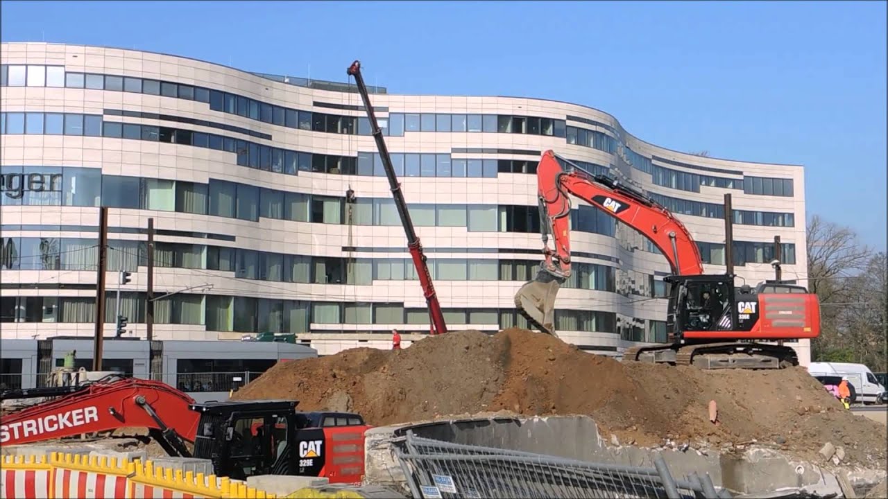Bagger CAT 329E und 336E Baustelle Zufahrt Tiefgarage