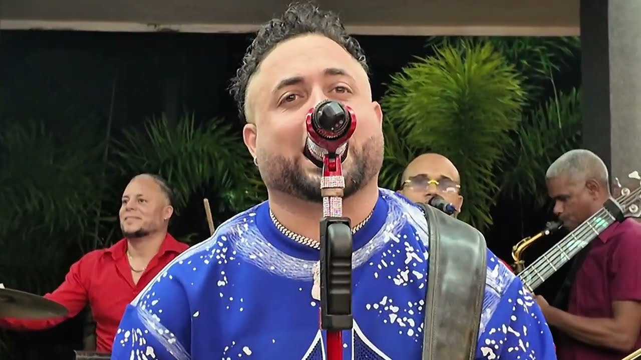 JERICK-EL NIÑO LINDO-MI AMOR ES POBRE EN VIVO