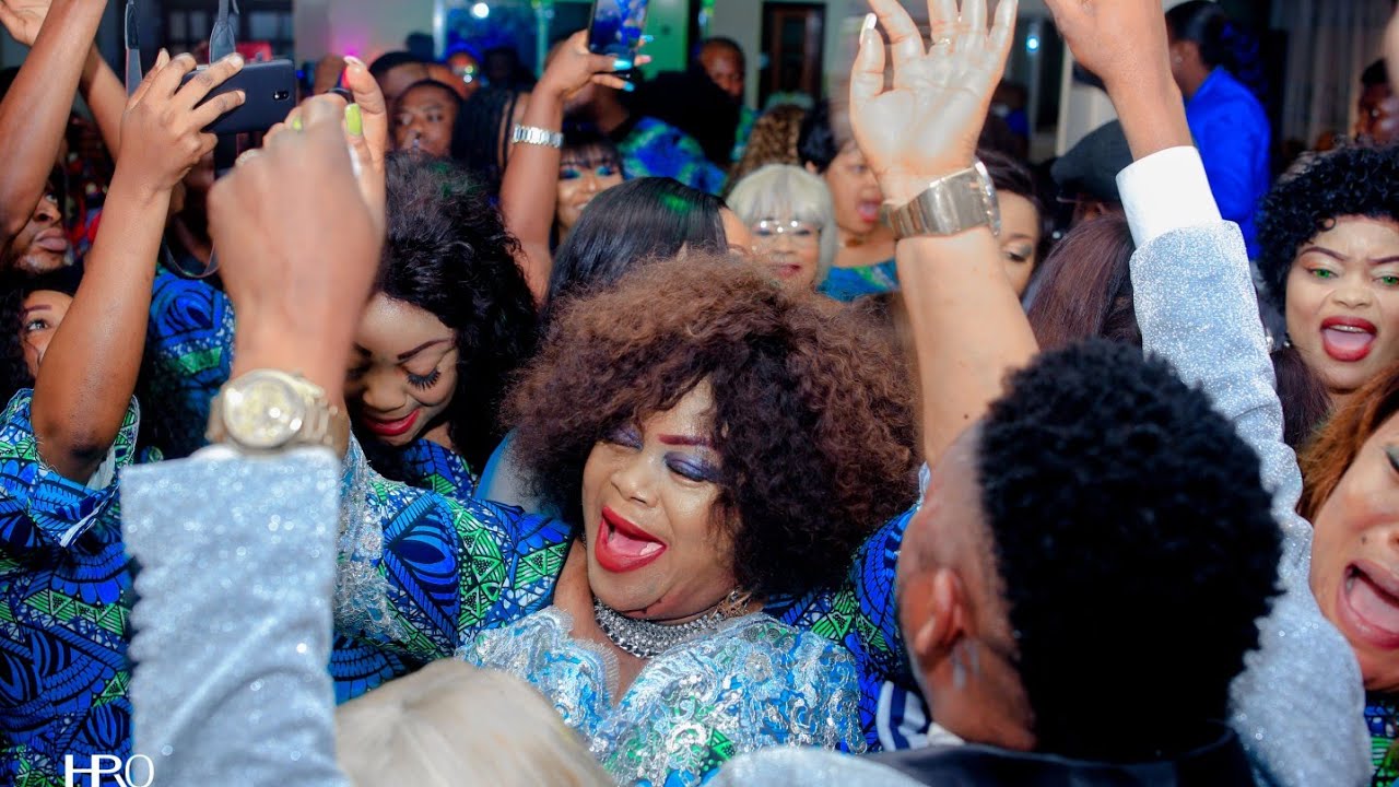 MARIAGE RELIGIEUX DE MASUAKU ET DORIANE MUNGANGA
