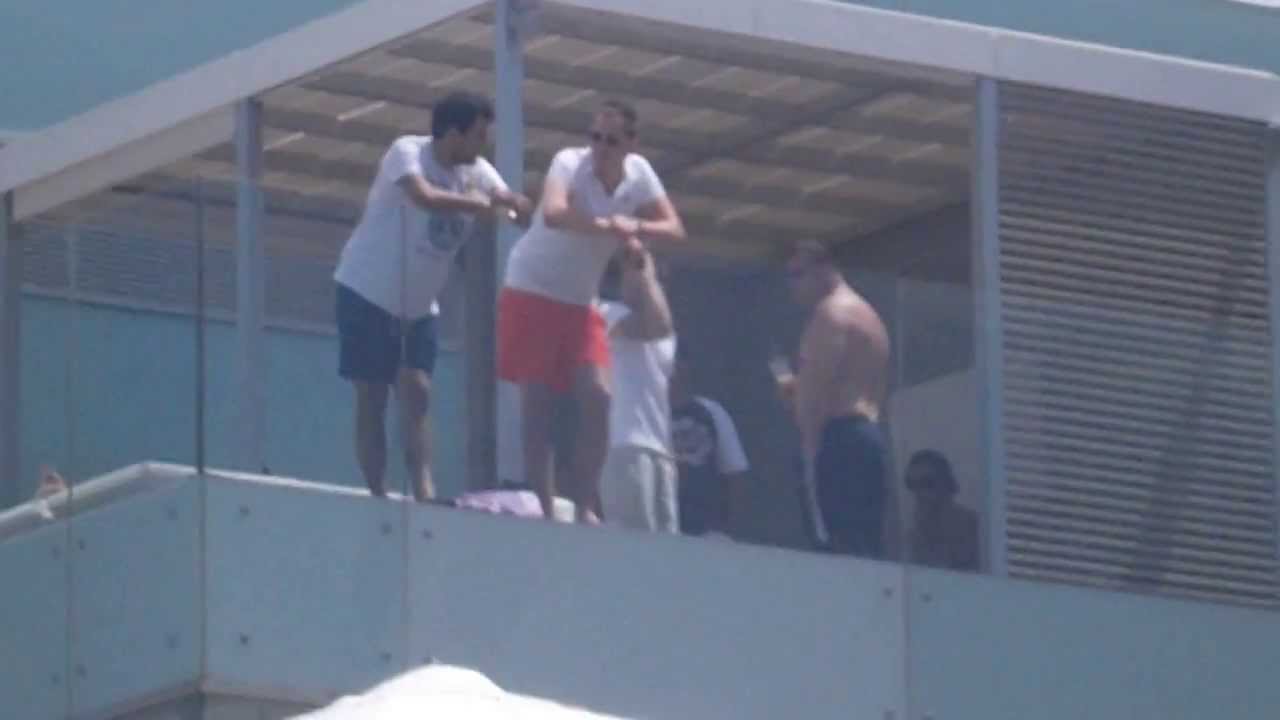 Harry, Josh and Baby Lux in the hotel-Barcelona