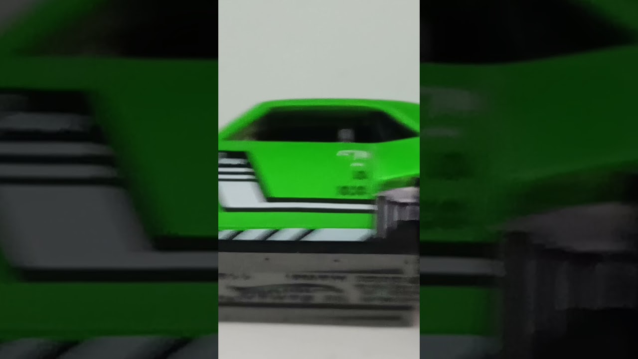 Small VS Big Hot Wheels Camaro 