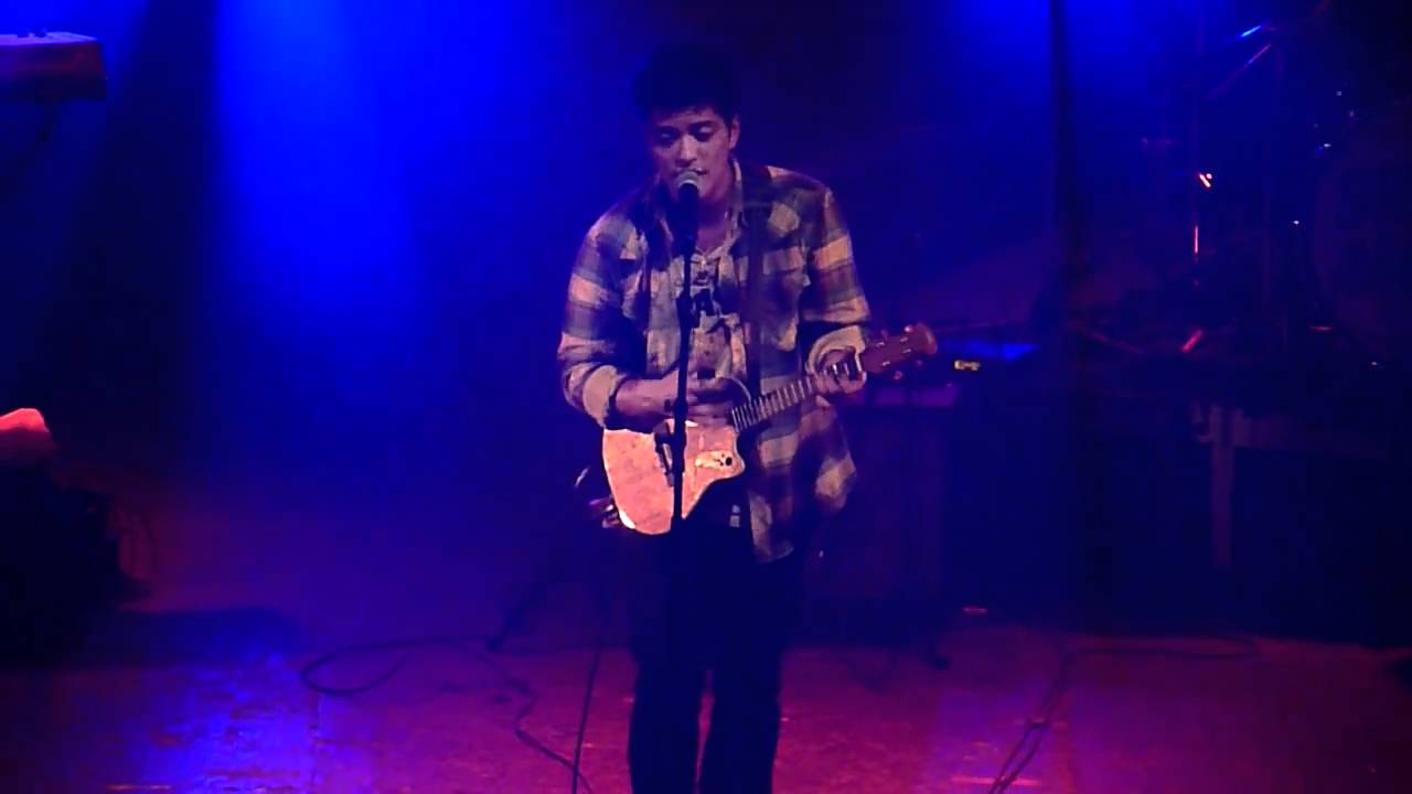 Bruno Mars - Count On Me @ La Cigale, Paris, France